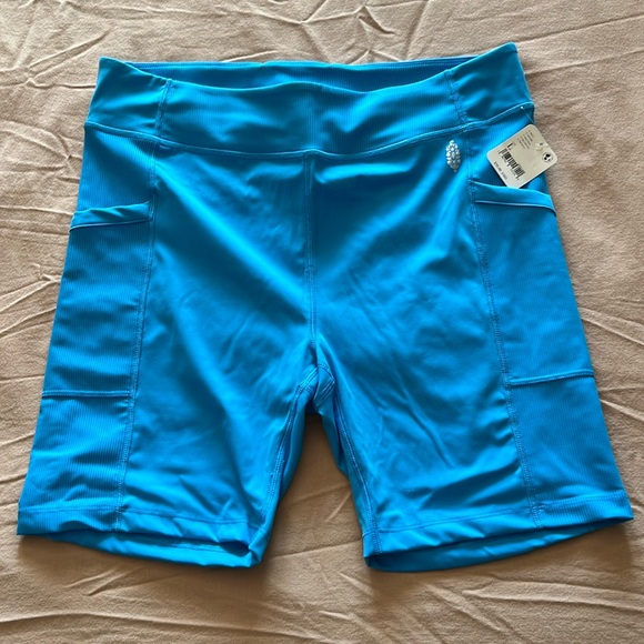 NWT Free People Movement yoga shorts with pockets - Picture 1 of 10